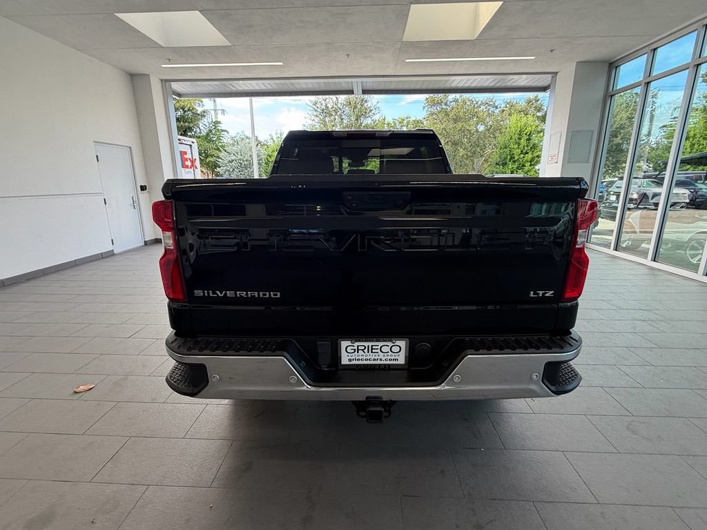 Used 2022 Chevrolet Silverado 1500 LTZ w/ LTZ Premium Package AWD/4WD image 6