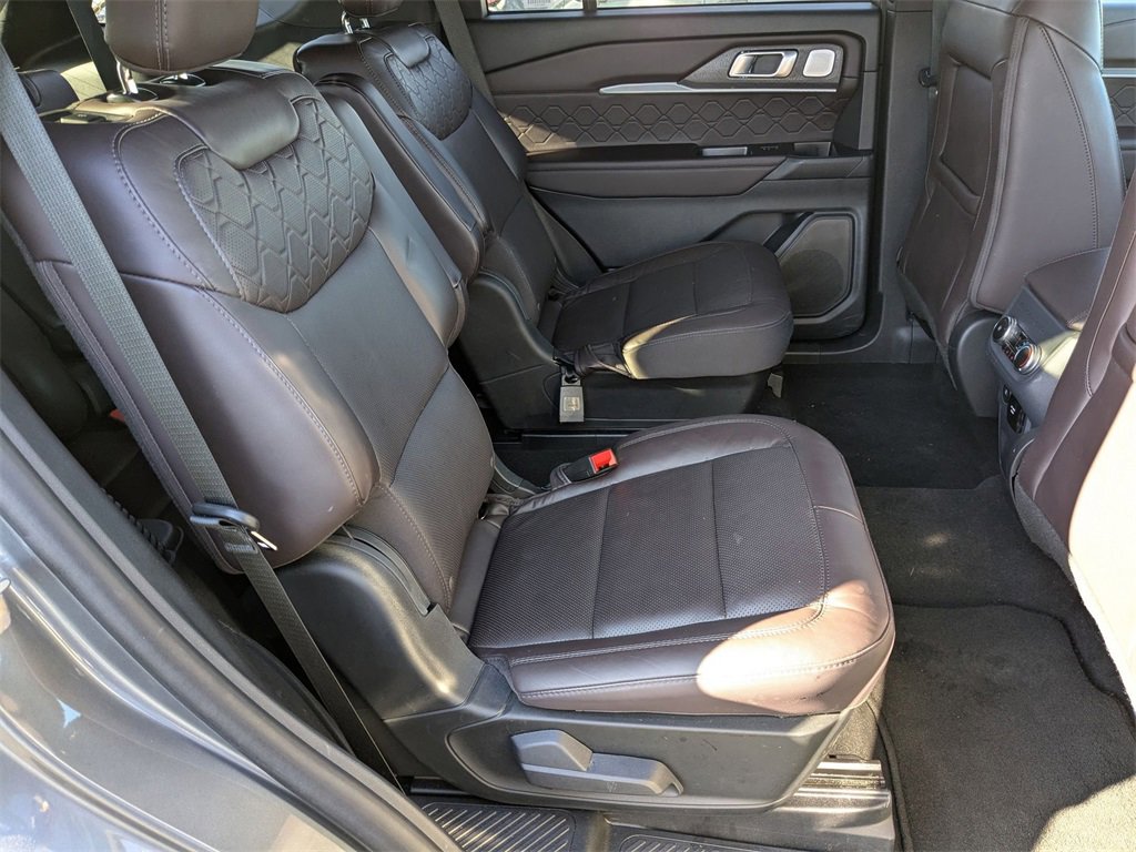 Used 2025 Ford Explorer Platinum w/ LUX Leather Package image 36