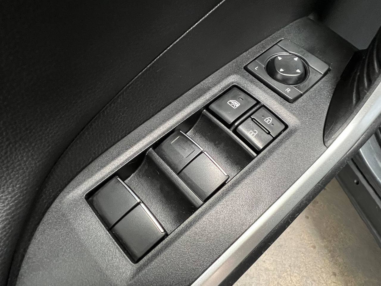Used 2021 Toyota RAV4 XSE AWD/4WD image 25