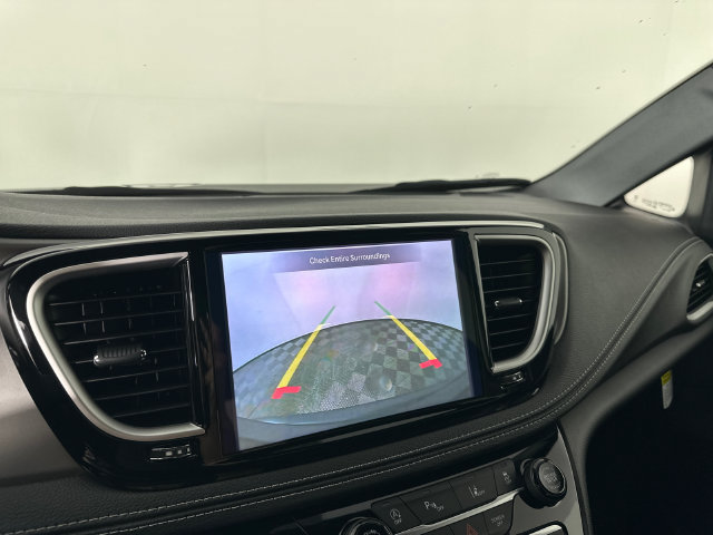 New 2027 Chrysler Pacifica Select FWD image 9