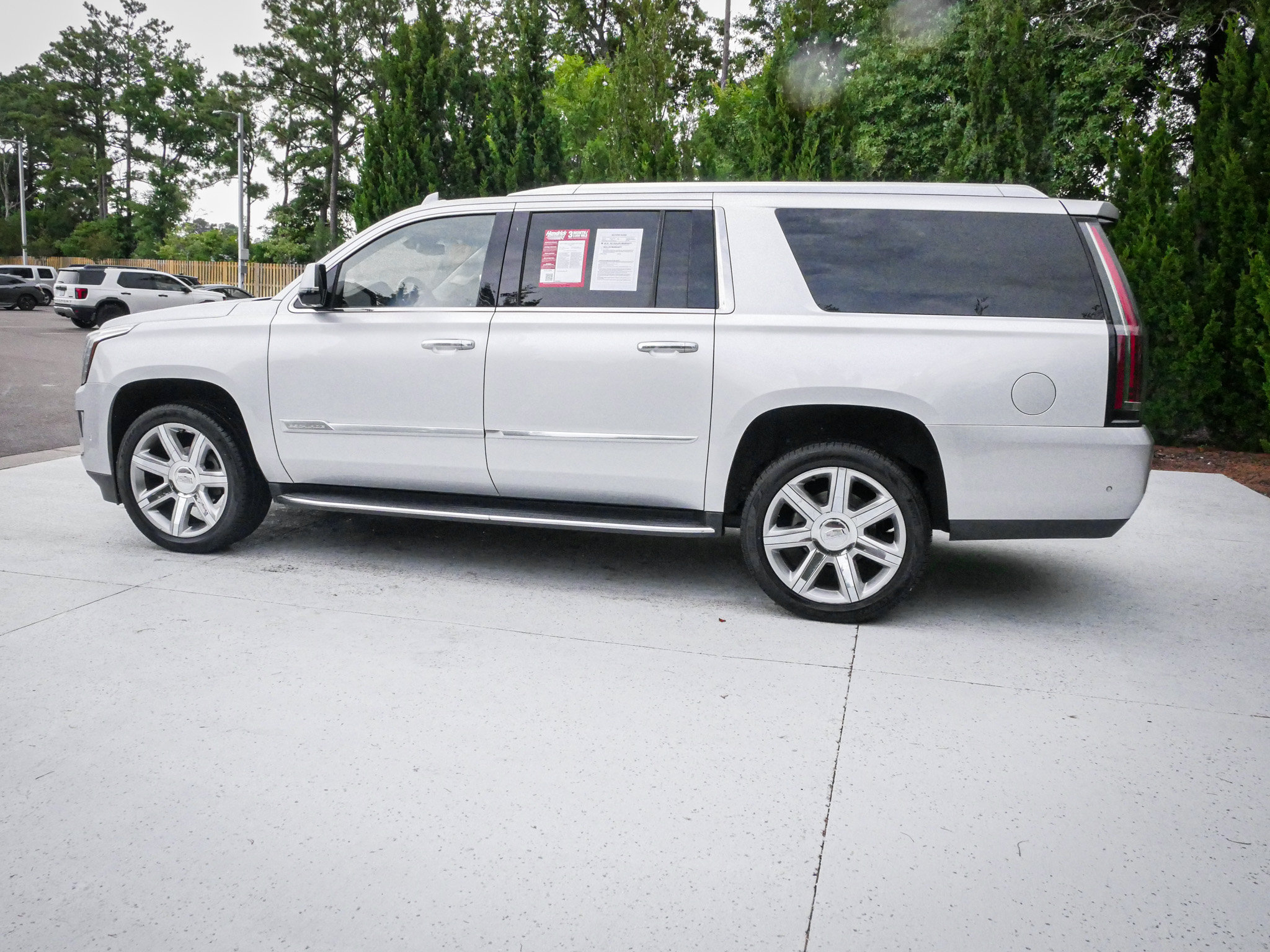 Used 2018 Cadillac Escalade ESV Luxury RWD image 7