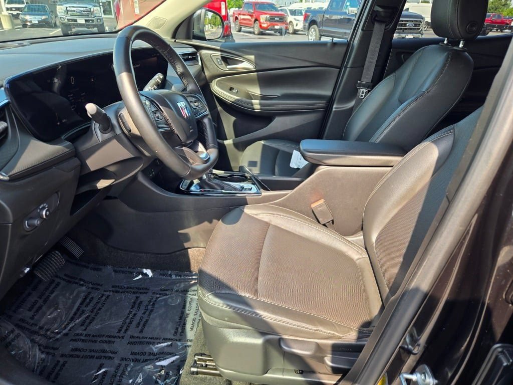 Used 2024 Buick Encore GX Sport Touring FWD image 19