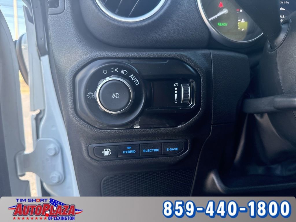 Used 2023 Jeep Wrangler Unlimited Sahara w/ Cold Weather Group AWD/4WD image 14