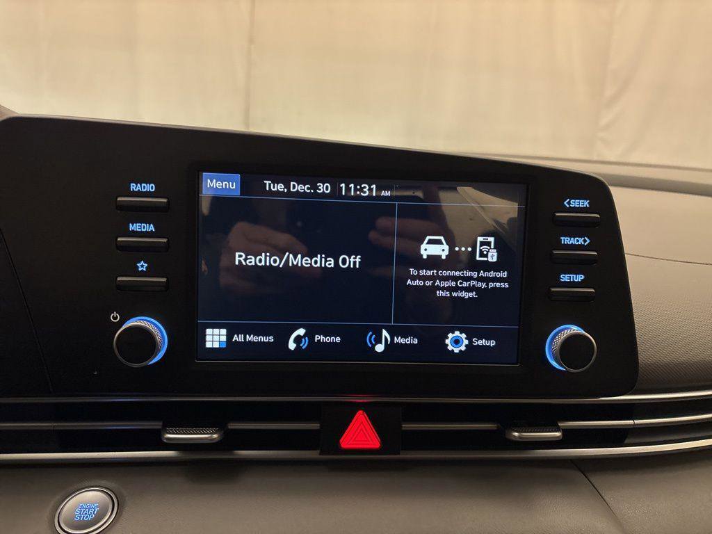 New 2025 Hyundai Elantra Sport image 16