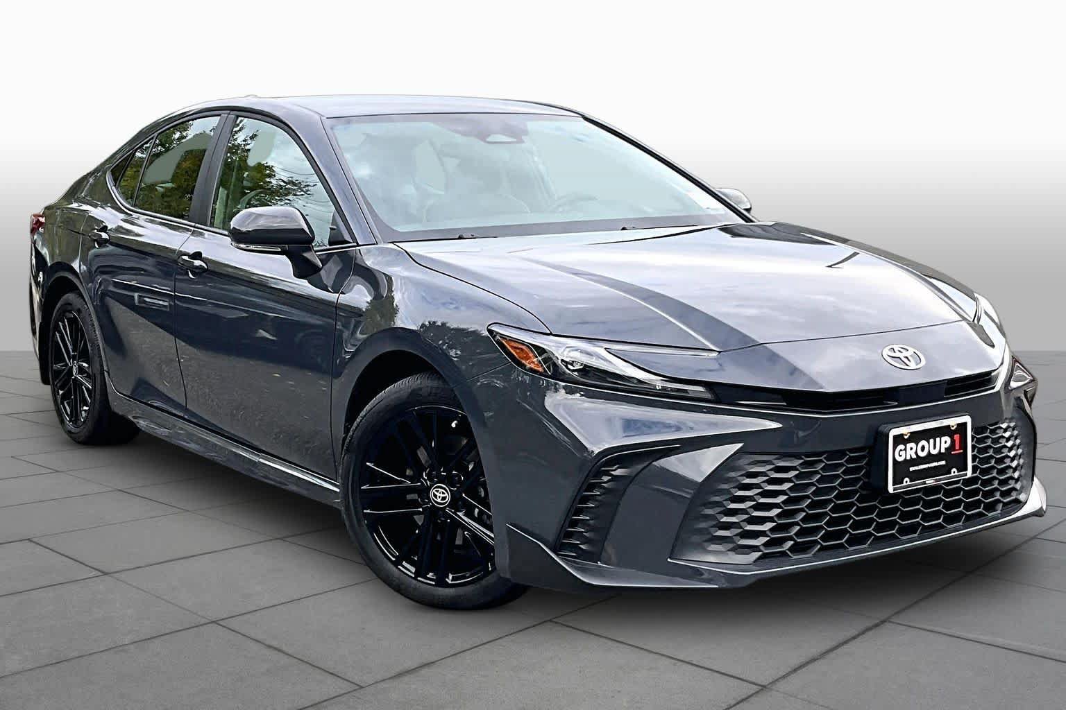 Used 2026 Toyota Camry SE AWD/4WD image 3