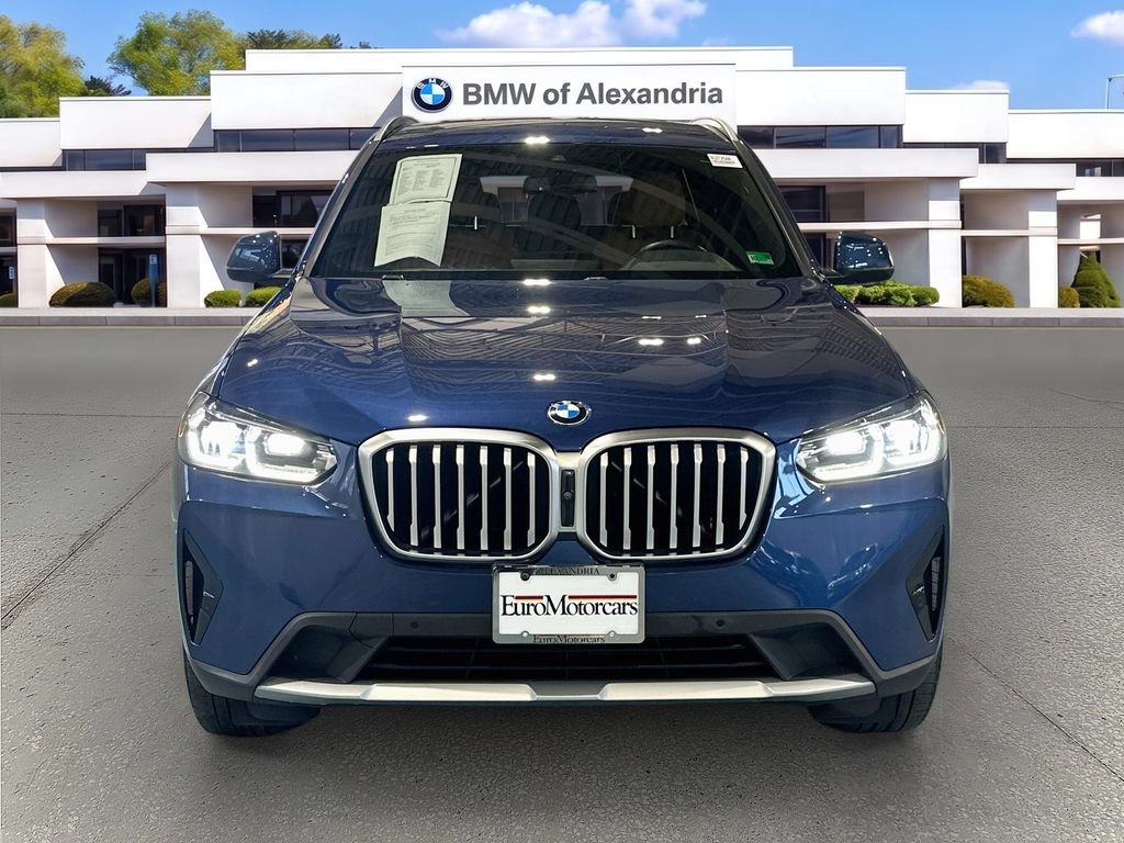 Used 2024 BMW X3 xDrive30i w/ Parking Assistance Package AWD/4WD image 2