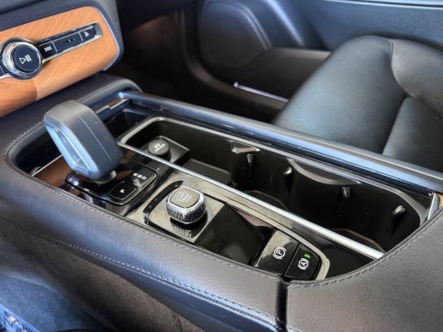 Used 2023 Volvo XC90 B6 Plus w/ Protection Package Premier image 23