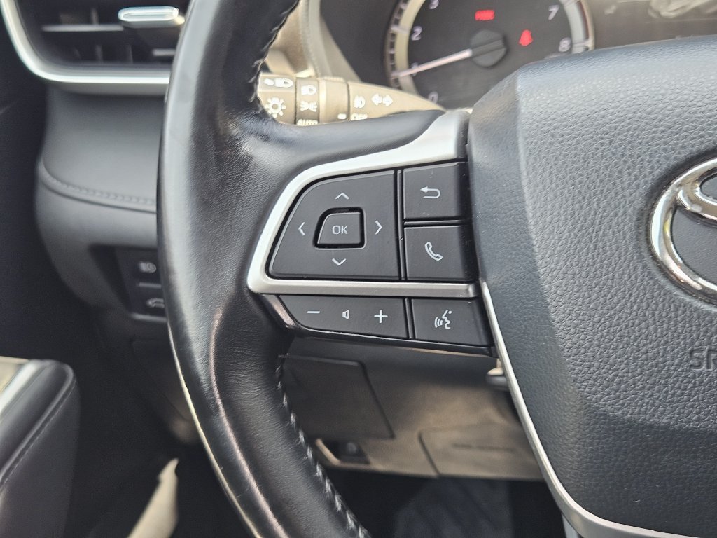 Used 2023 Toyota Highlander LE FWD image 28