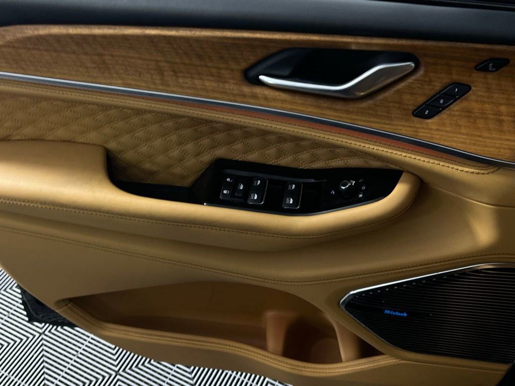 Used 2024 Jeep Grand Cherokee Summit image 24