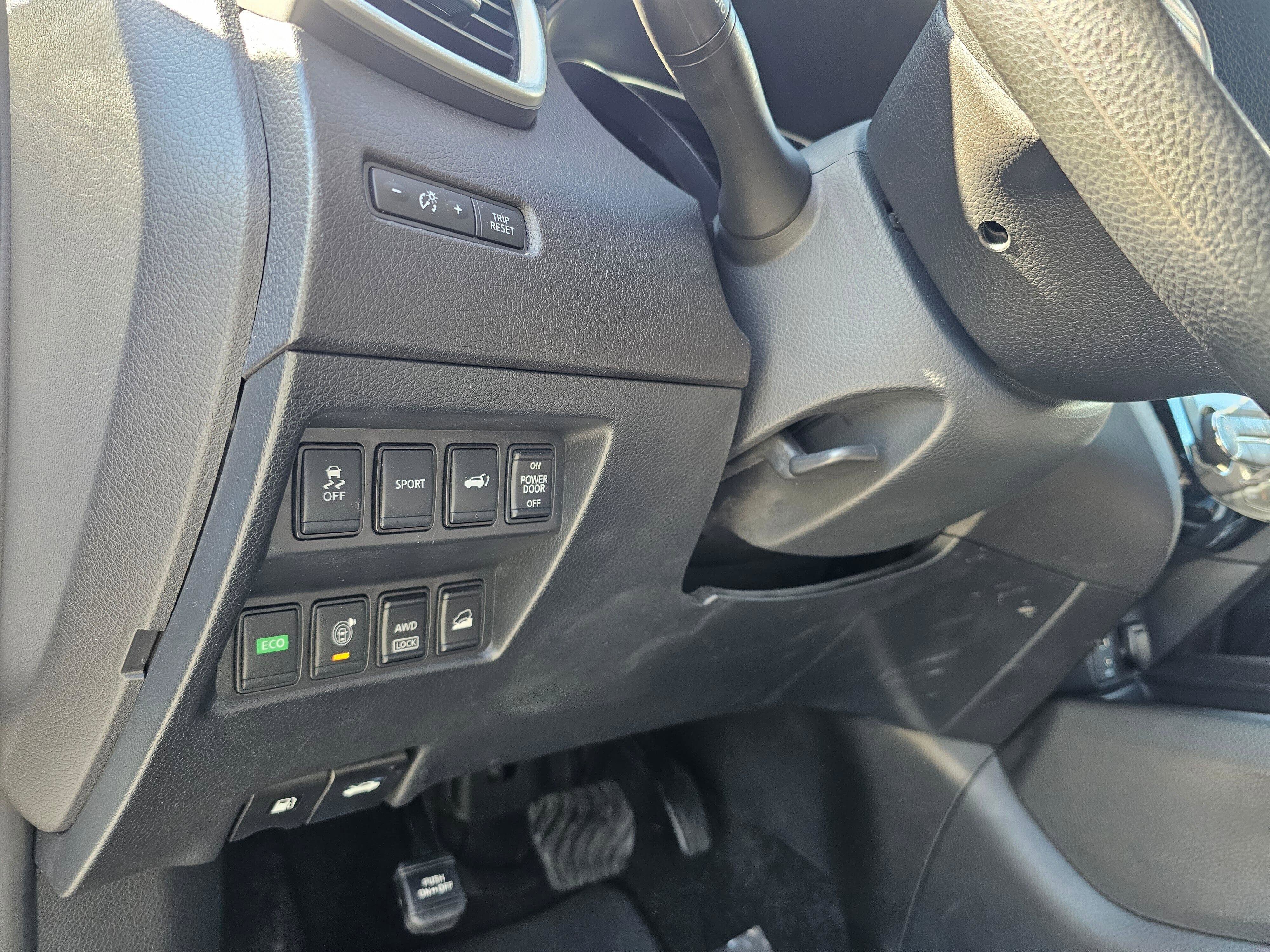 Used 2016 Nissan Rogue SV w/ SV Premium Package AWD/4WD image 21