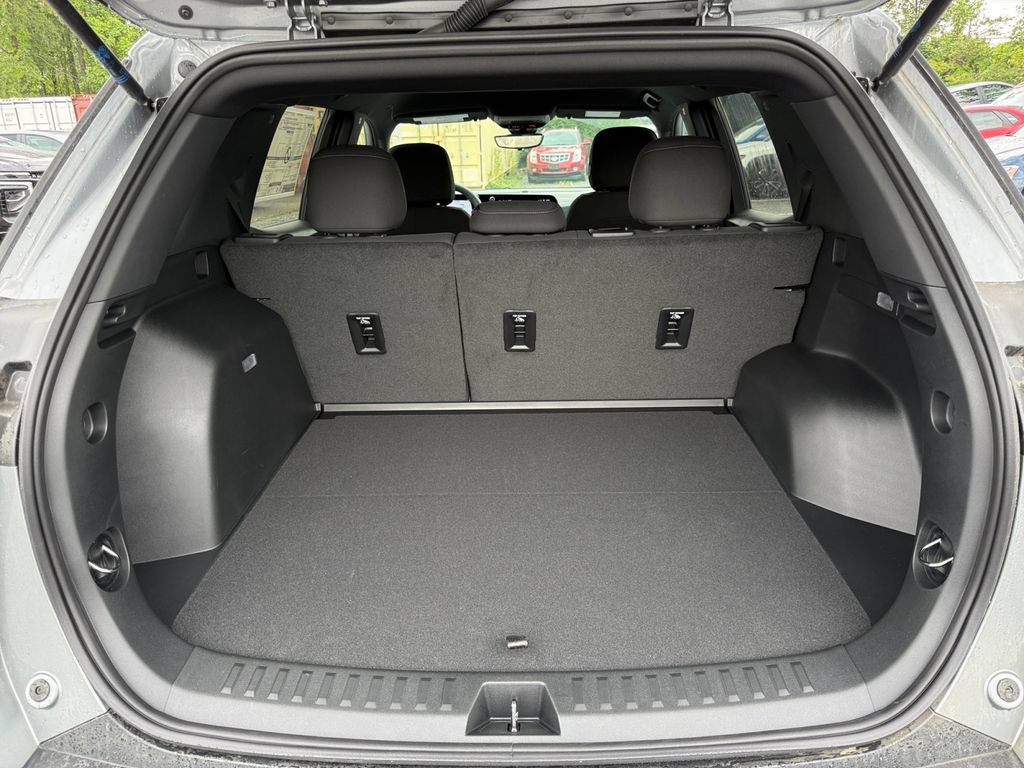 New 2027 Chevrolet Equinox LT w/ Safety and Technology Package AWD/4WD image 24