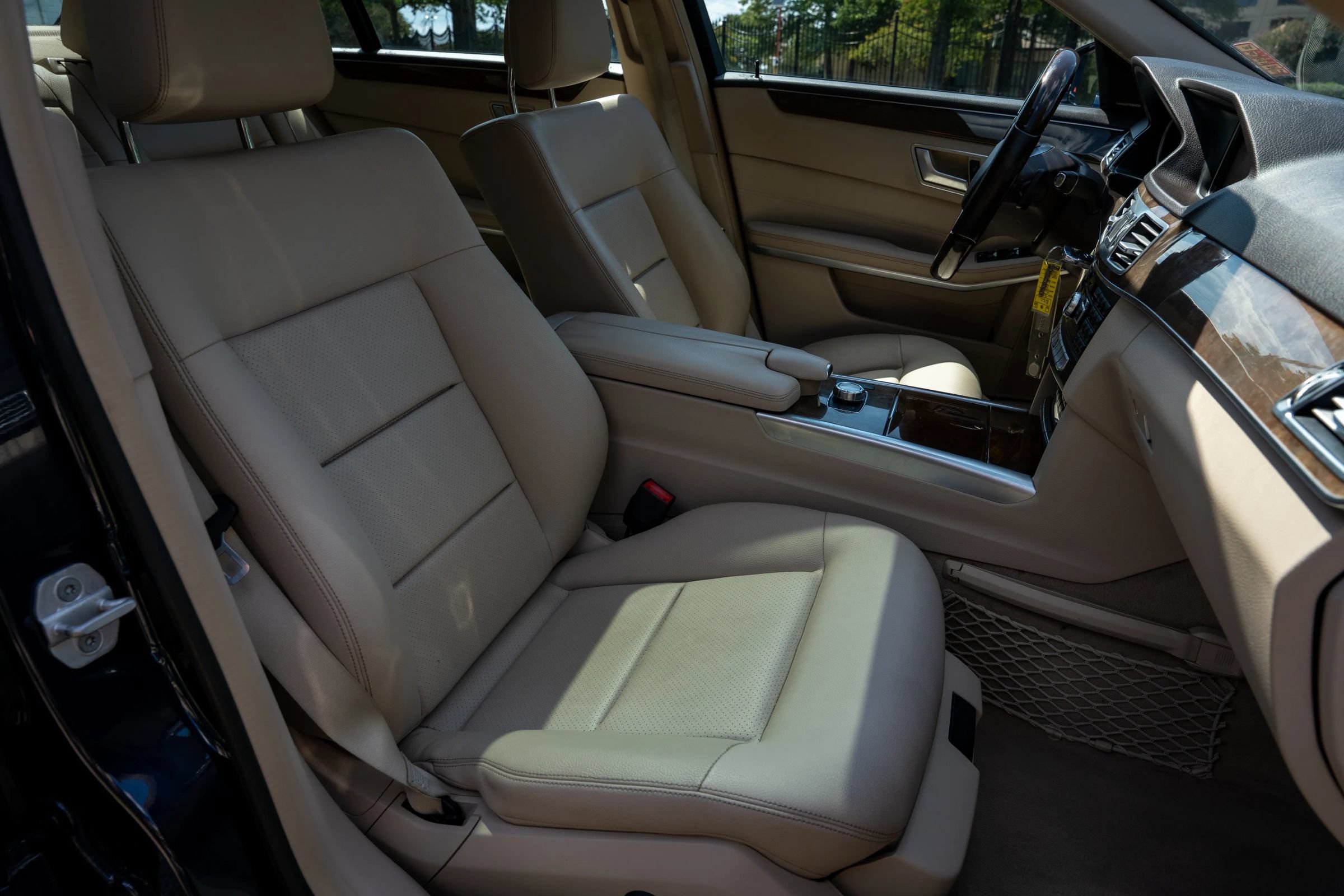 Used 2015 Mercedes-Benz E 350 4MATIC Sedan image 16