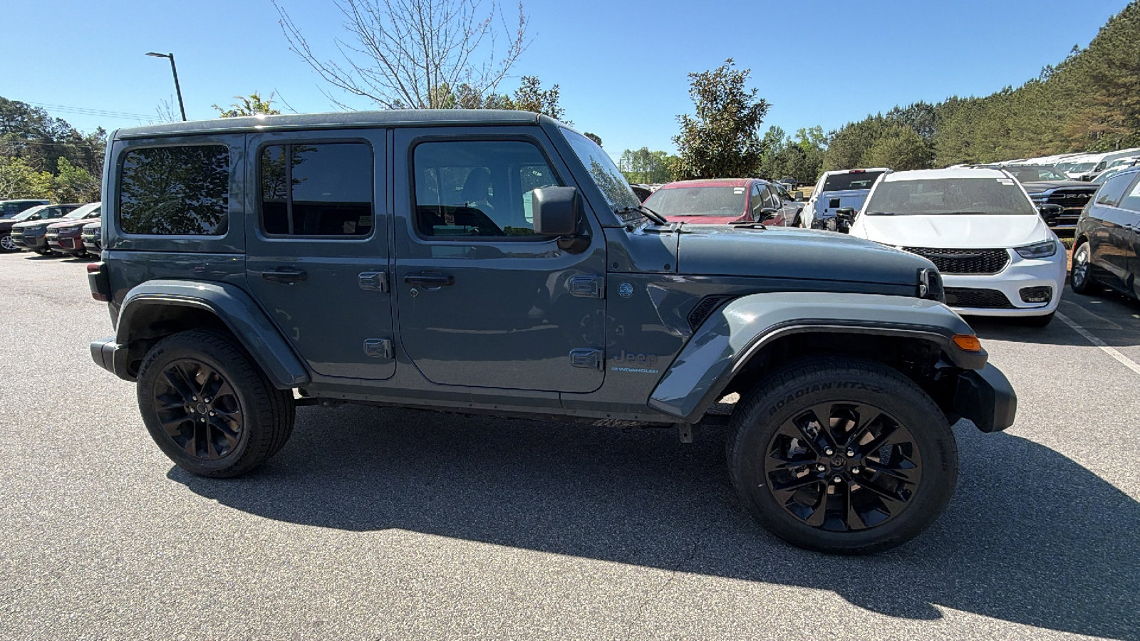 Used 2025 Jeep Wrangler Sahara w/ Safety Group AWD/4WD image 7
