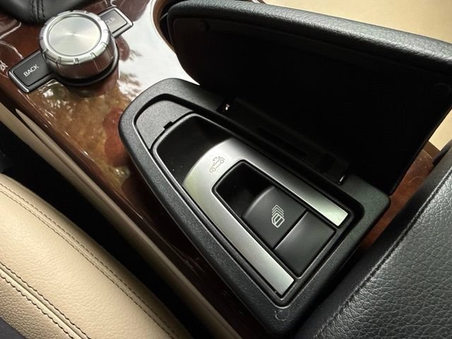 Used 2014 Mercedes-Benz SLK 350 image 41