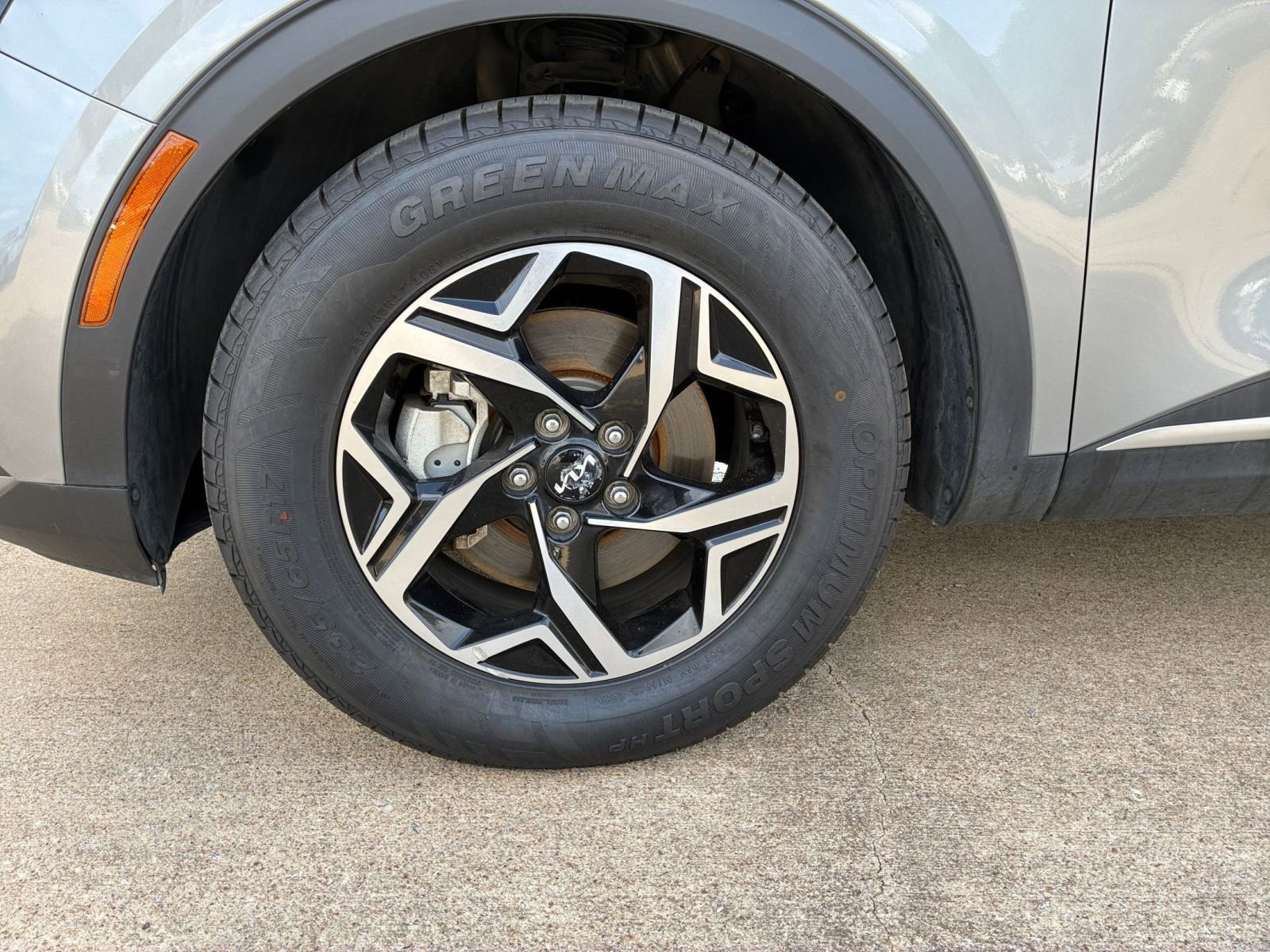 Used 2024 Kia Sportage LX image 33