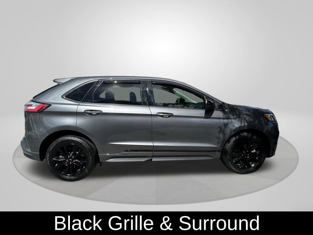 Used 2024 Ford Edge SE w/ Black Appearance Package image 8