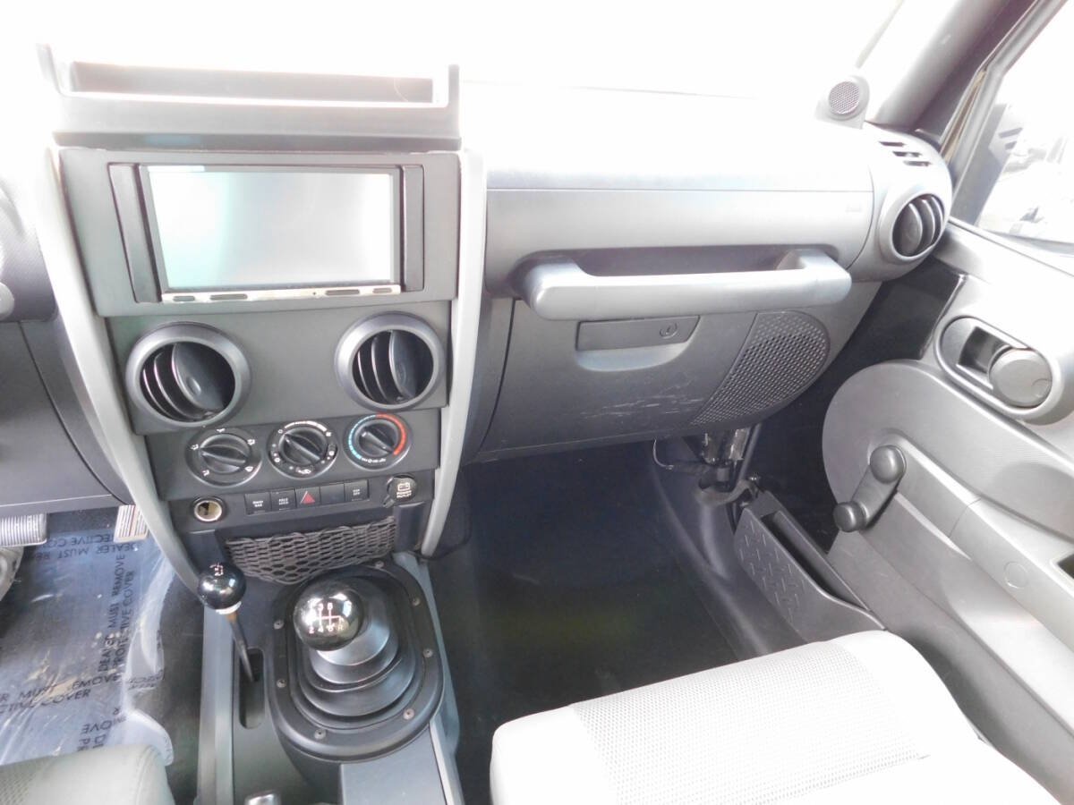 Used 2007 Jeep Wrangler Rubicon AWD/4WD image 9