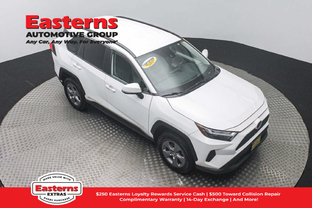 Used 2022 Toyota RAV4 XLE AWD/4WD image 4