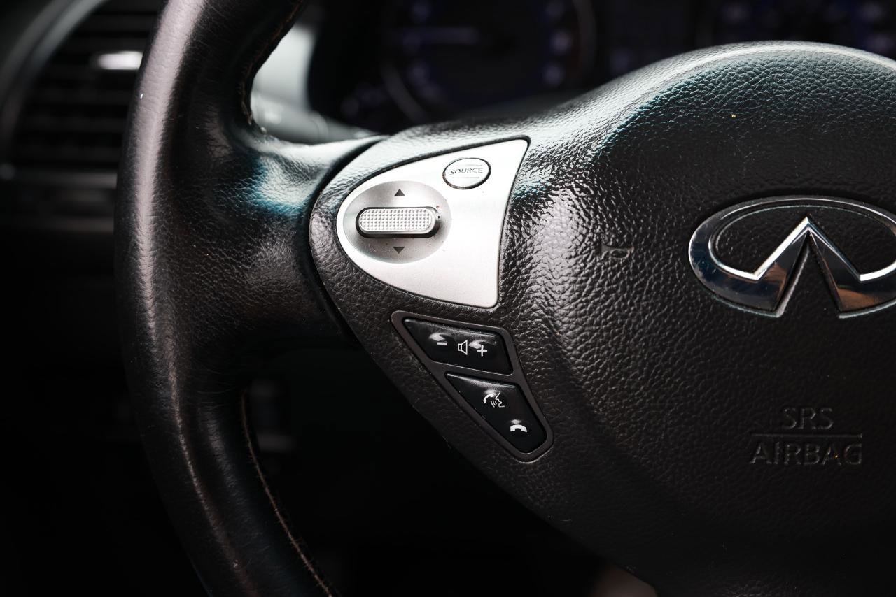 Used 2014 INFINITI QX70 image 26