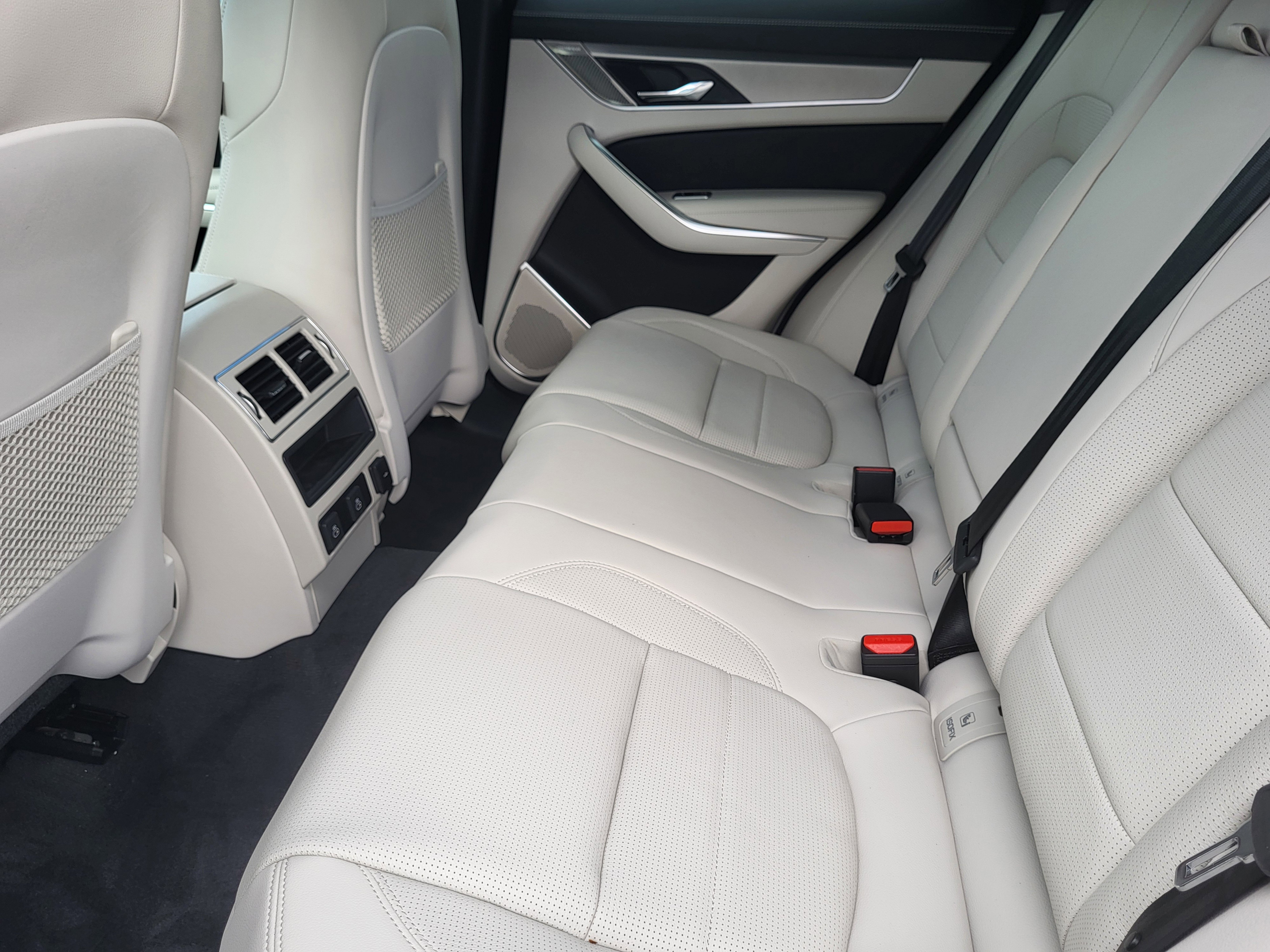 New 2026 Jaguar F-PACE R-Dynamic S image 15