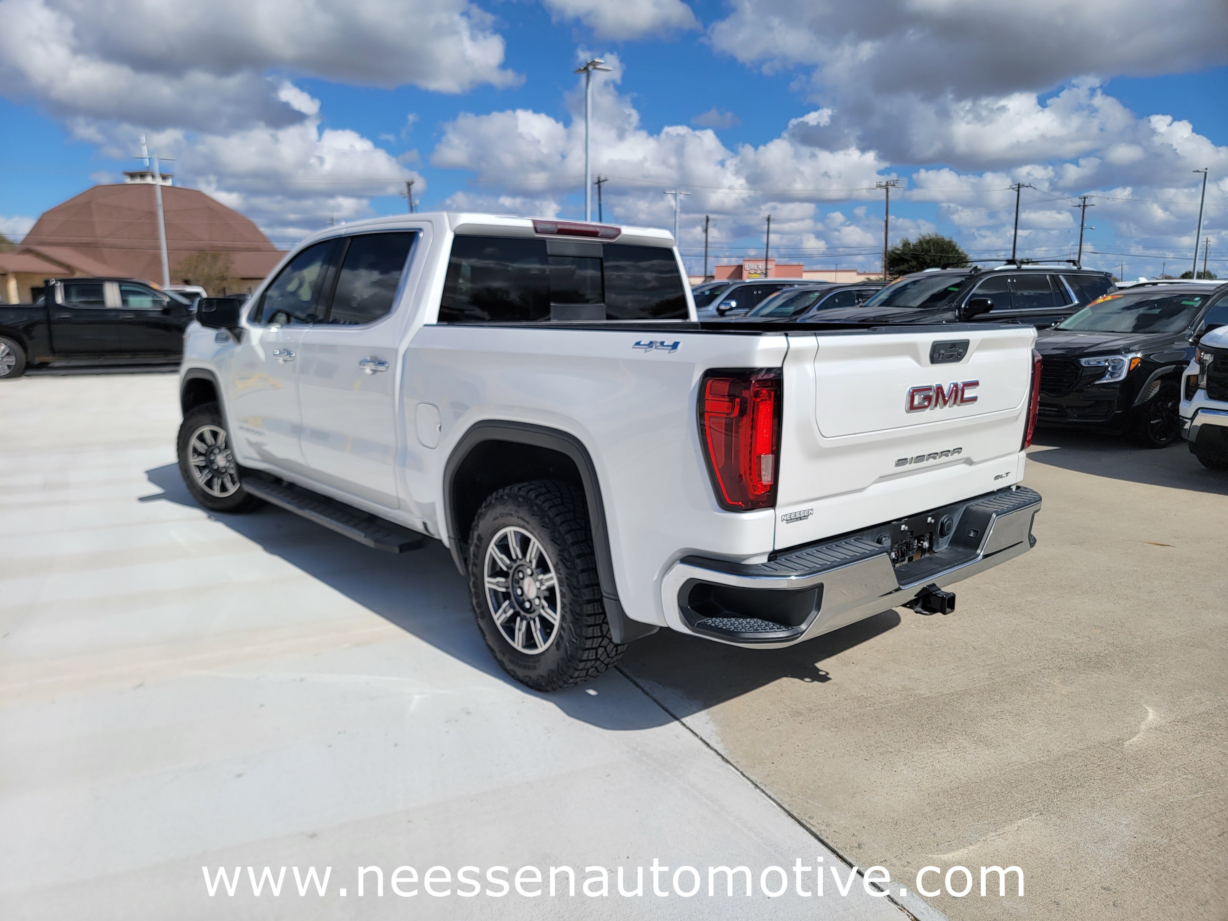 Used 2022 GMC Sierra 1500 SLT w/ SLT Convenience Package image 5