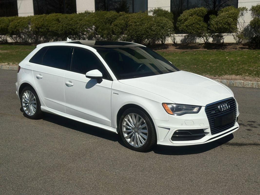 Used 2016 Audi A3 e-tron Premium w/ Audi MMI Navigation Plus image 2