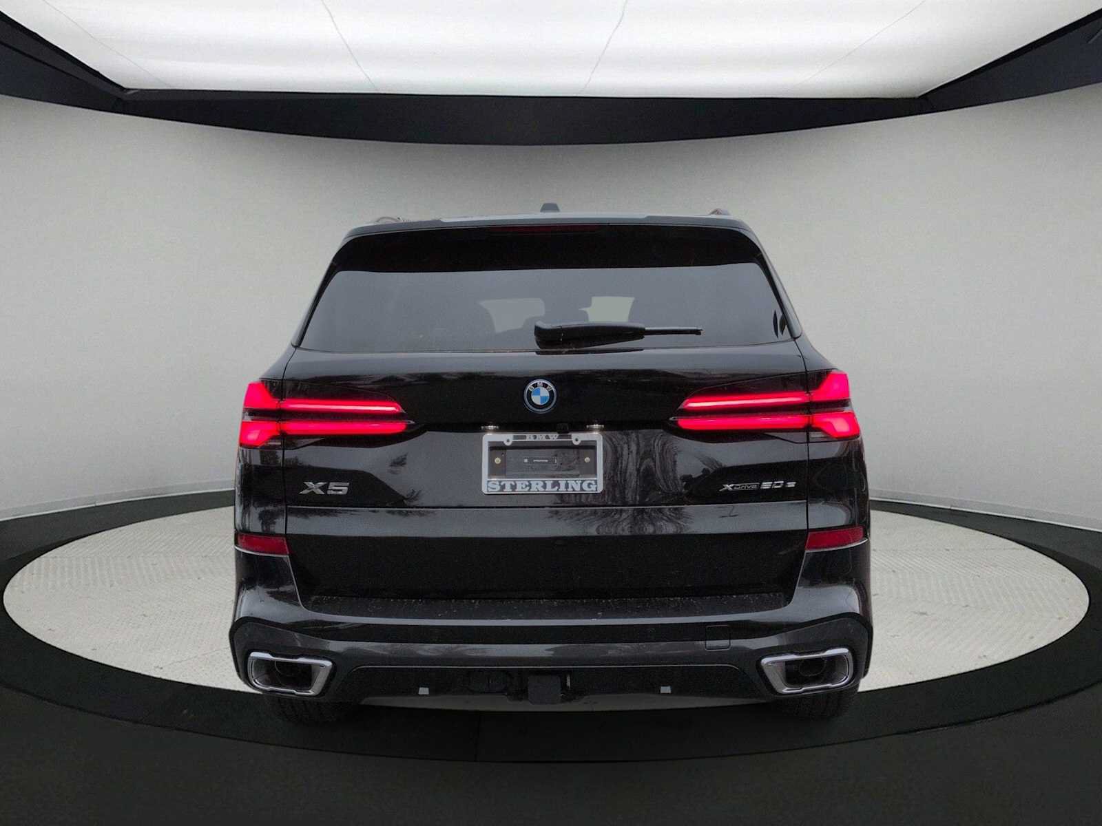 Used 2026 BMW X5 xDrive50e w/ M Sport Package AWD/4WD image 7