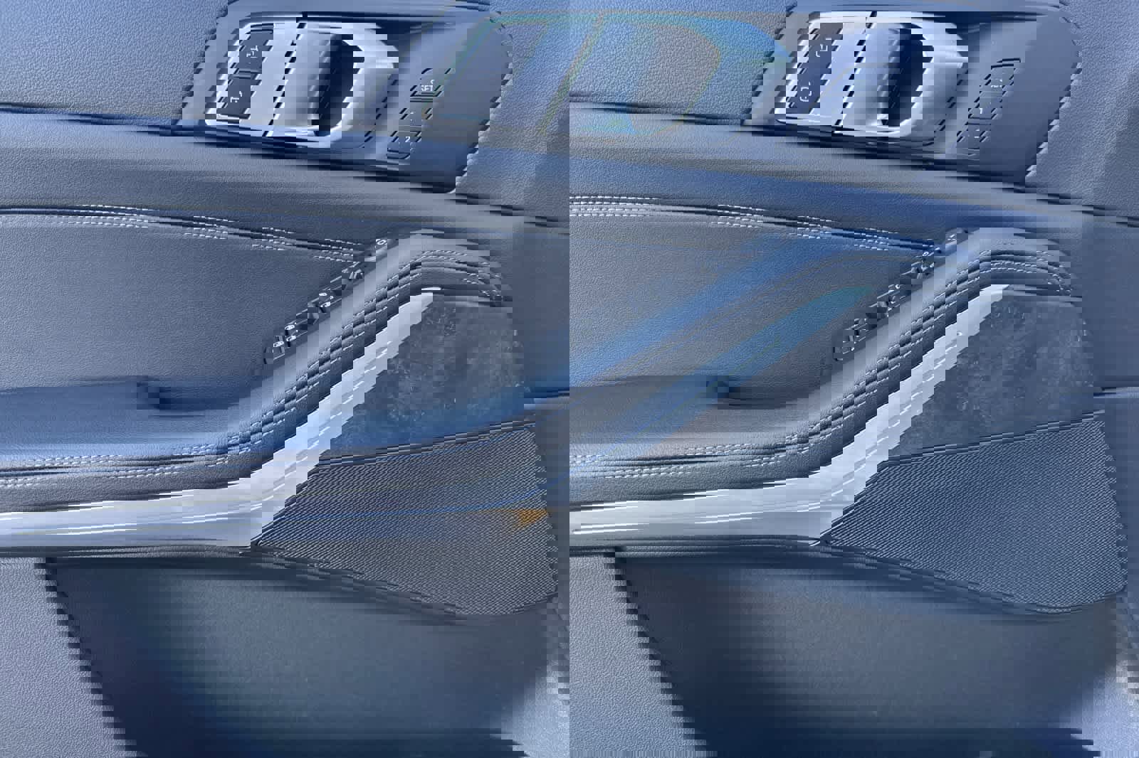 Used 2023 BMW X5 xDrive40i w/ Premium Package image 12