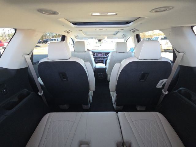 Used 2022 Buick Enclave Avenir w/ Avenir Technology Package image 15