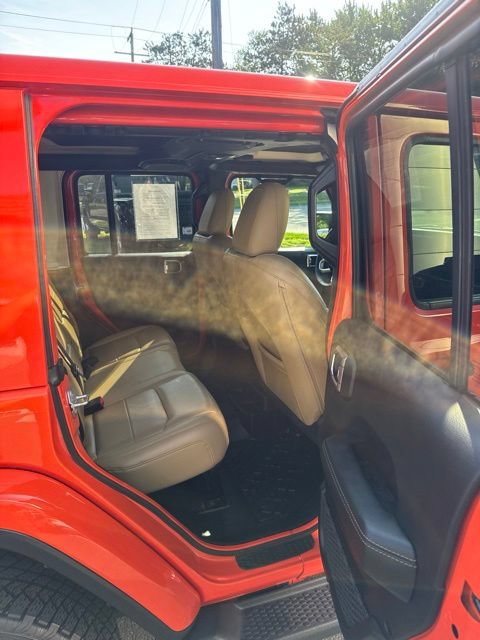 Used 2018 Jeep Wrangler Unlimited Sahara AWD/4WD image 22