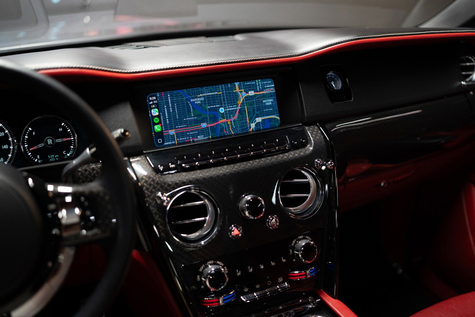 Used 2022 Rolls-Royce Cullinan Black Badge image 11