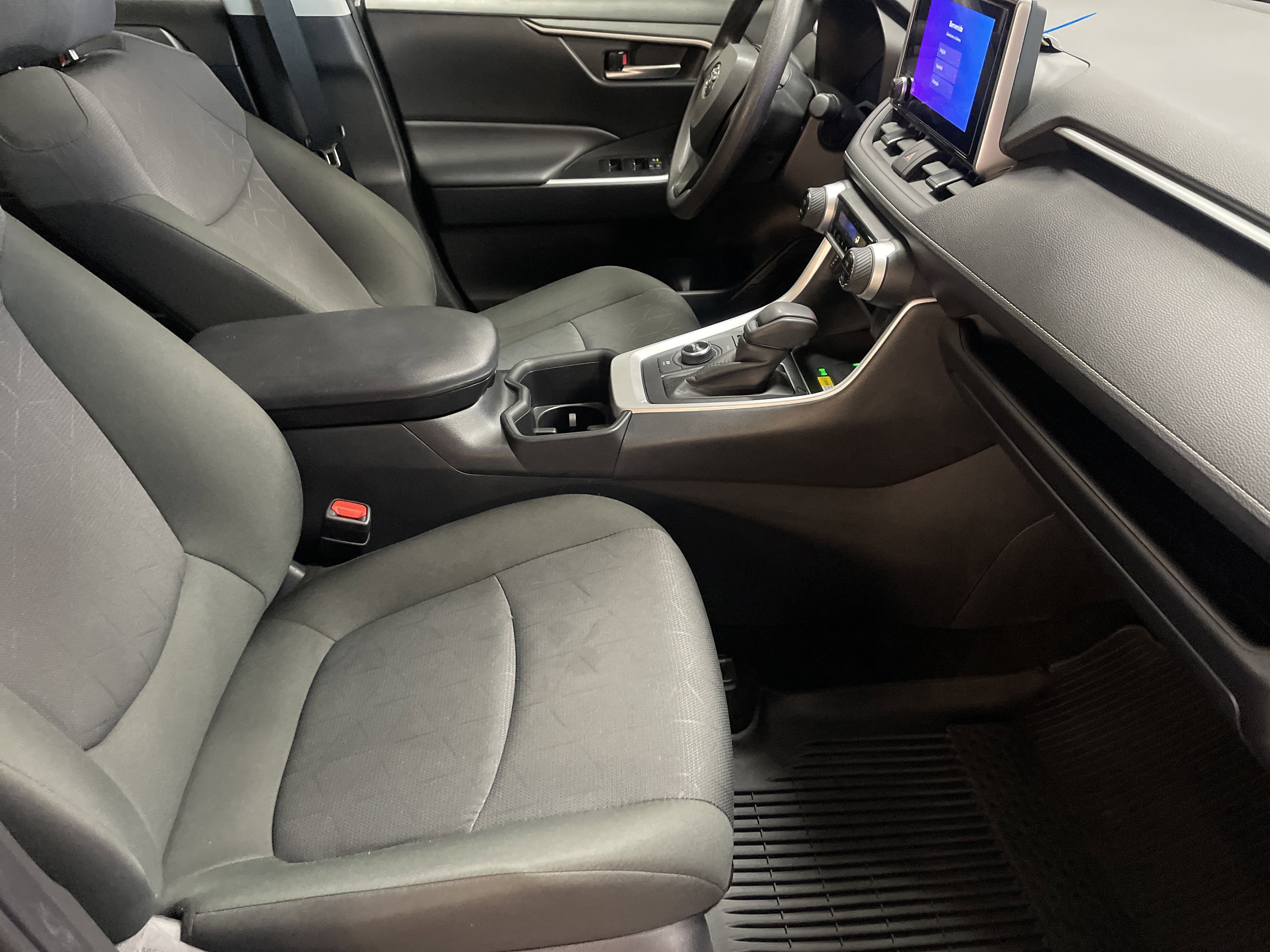 Used 2025 Toyota RAV4 XLE w/ Convenience Package AWD/4WD image 35