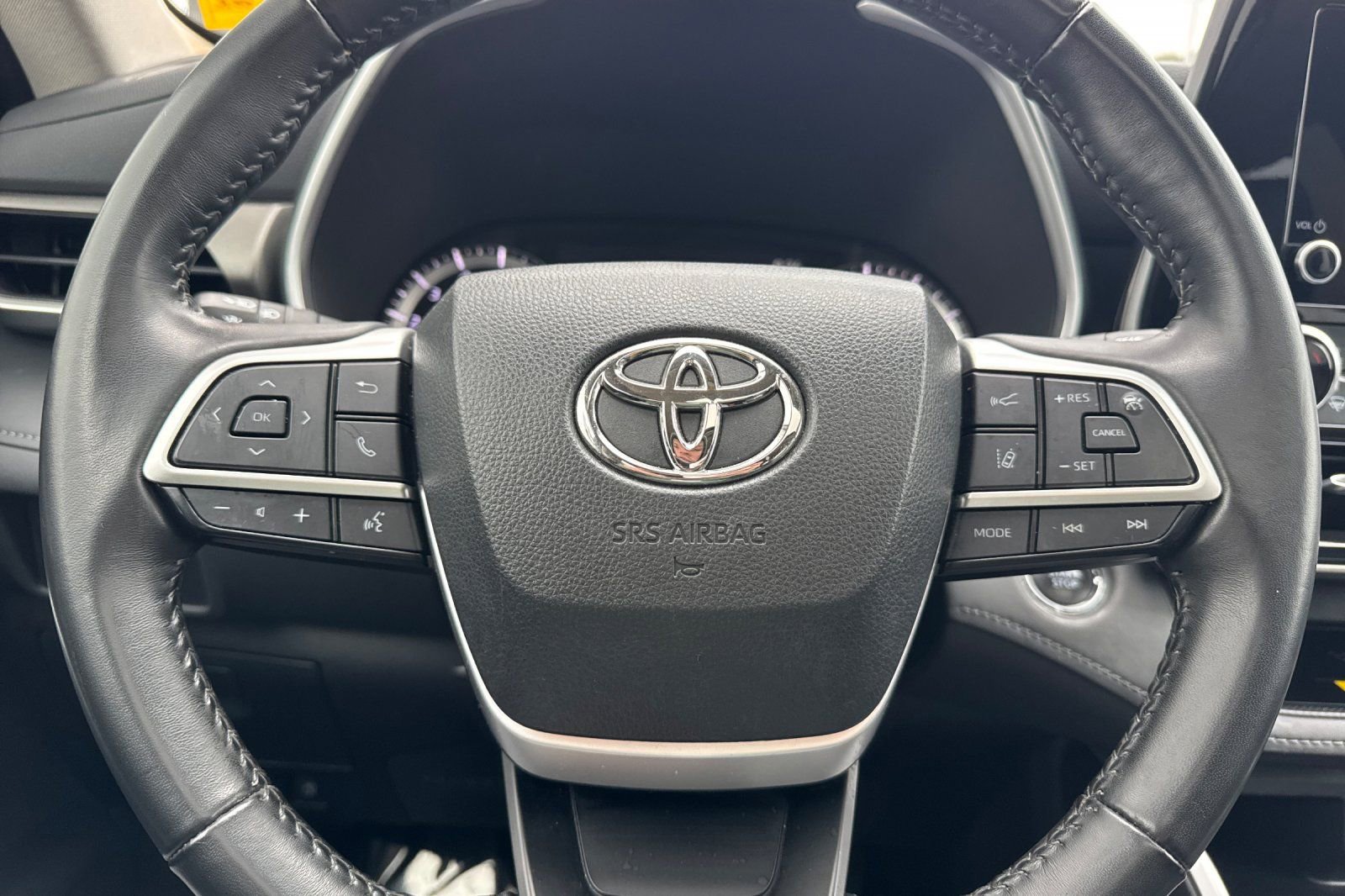 Used 2023 Toyota Highlander XLE image 29