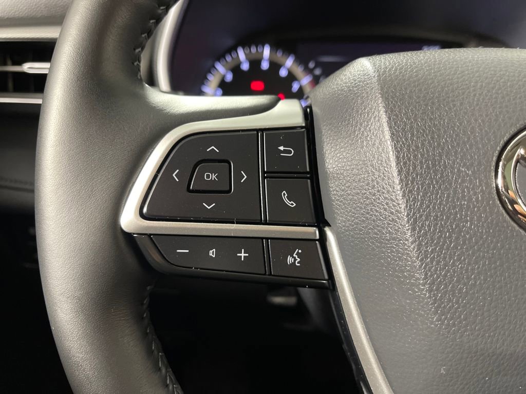 Certified 2022 Toyota Highlander Platinum image 26