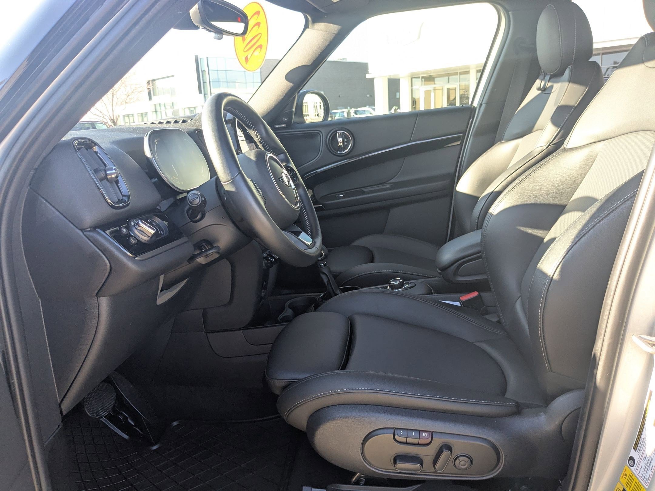 Used 2022 MINI Cooper Countryman SE w/ Premium Package image 17