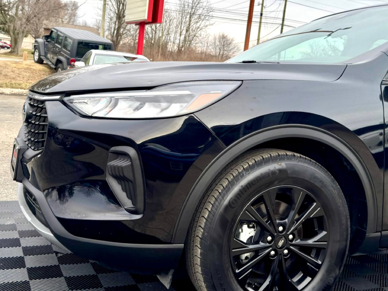 Used 2025 Ford Escape Active w/ Active Premium Tech Pack image 12