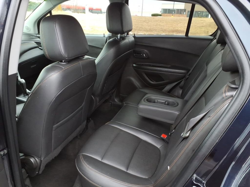 Used 2021 Chevrolet Trax LT w/ Premium Seat Package image 27