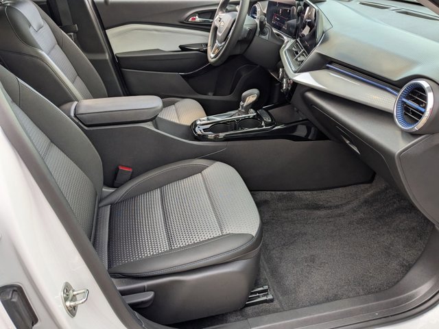 Used 2024 Chevrolet Trax LT w/ Driver Confidence Package image 21