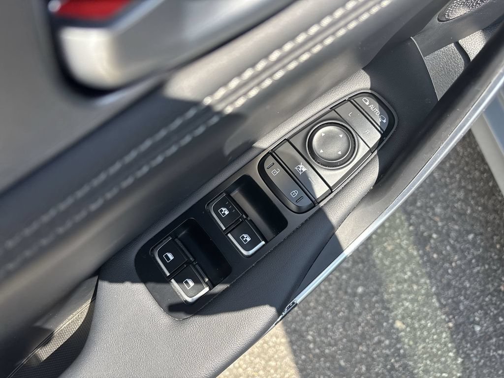 Used 2021 Kia Stinger GT1 AWD/4WD image 15