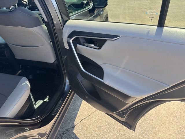 Used 2021 Toyota RAV4 XLE w/ Convenience Package image 36