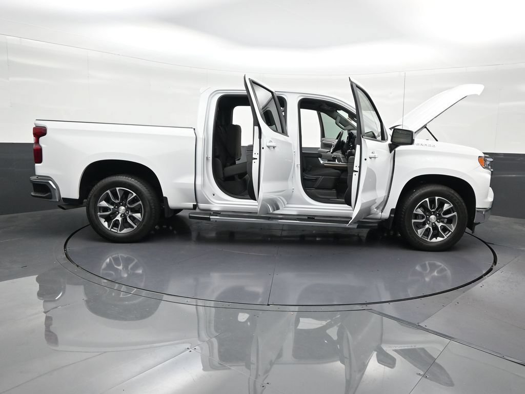 Used 2024 Chevrolet Silverado 1500 LT RWD image 32