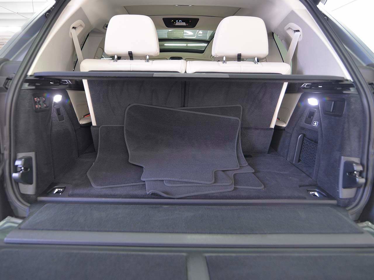 Certified 2024 BMW X7 xDrive40i w/ Premium Package image 13