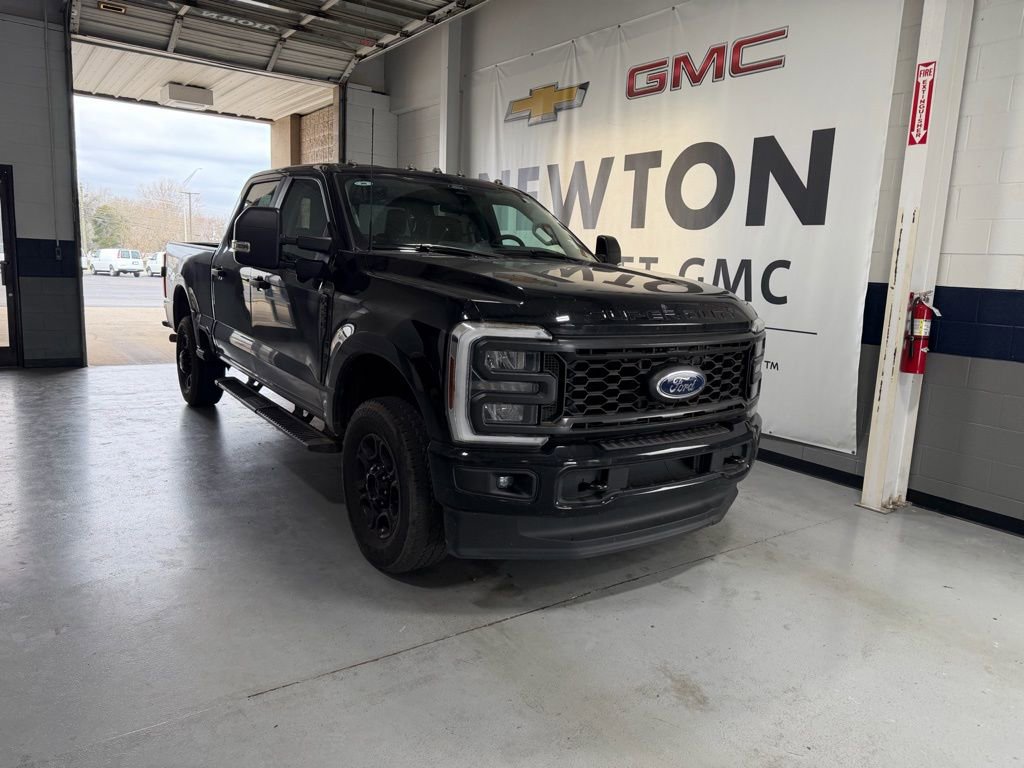 Used 2024 Ford F250 XL w/ STX Appearance Package image 2