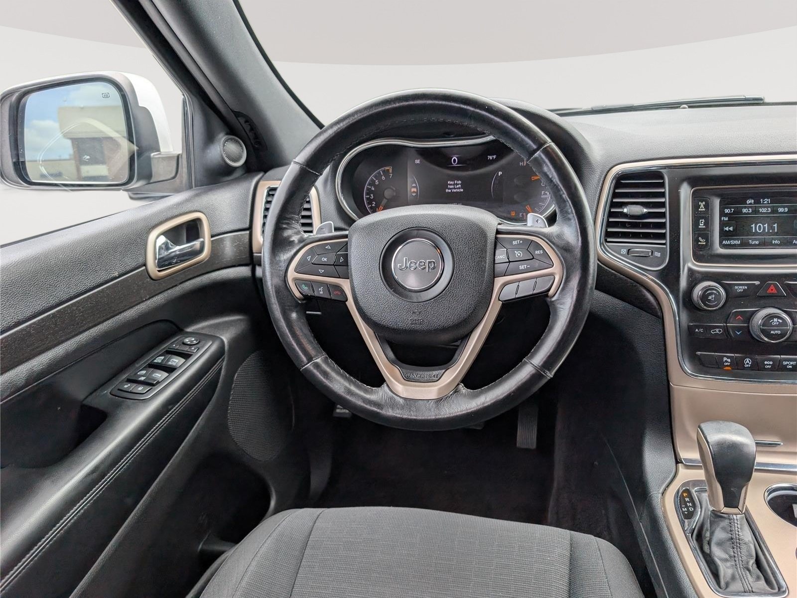 Used 2016 Jeep Grand Cherokee Laredo w/ Quick Order Package 23E AWD/4WD image 17