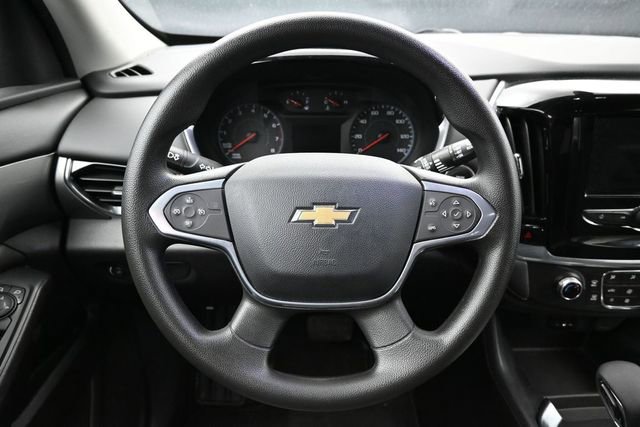 Used 2021 Chevrolet Traverse LS FWD image 13