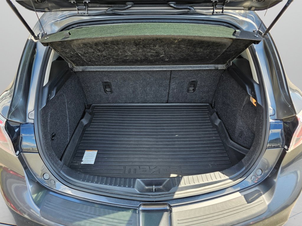 Used 2013 MAZDA MAZDA3 i Touring image 16