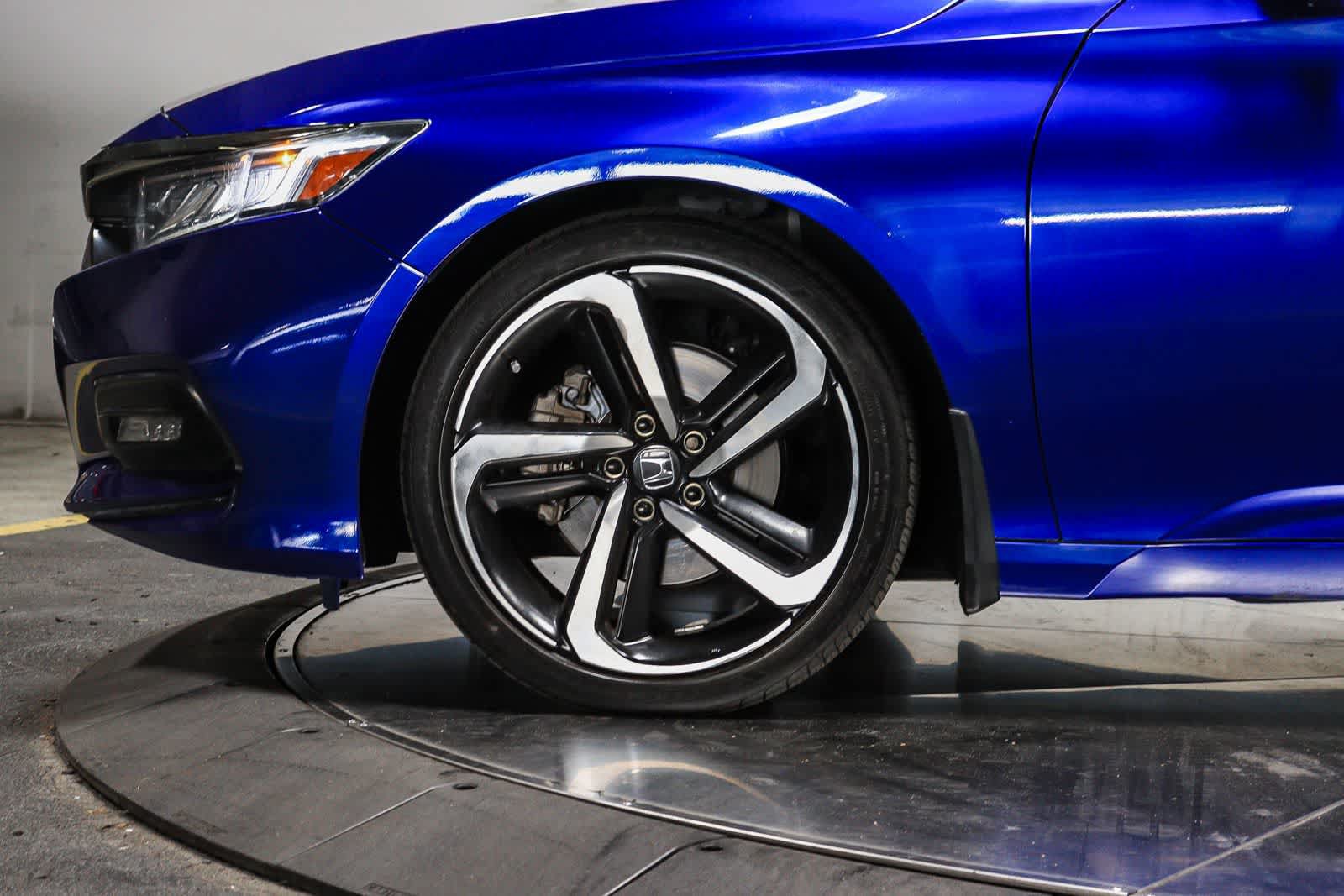 Used 2018 Honda Accord Sport image 9