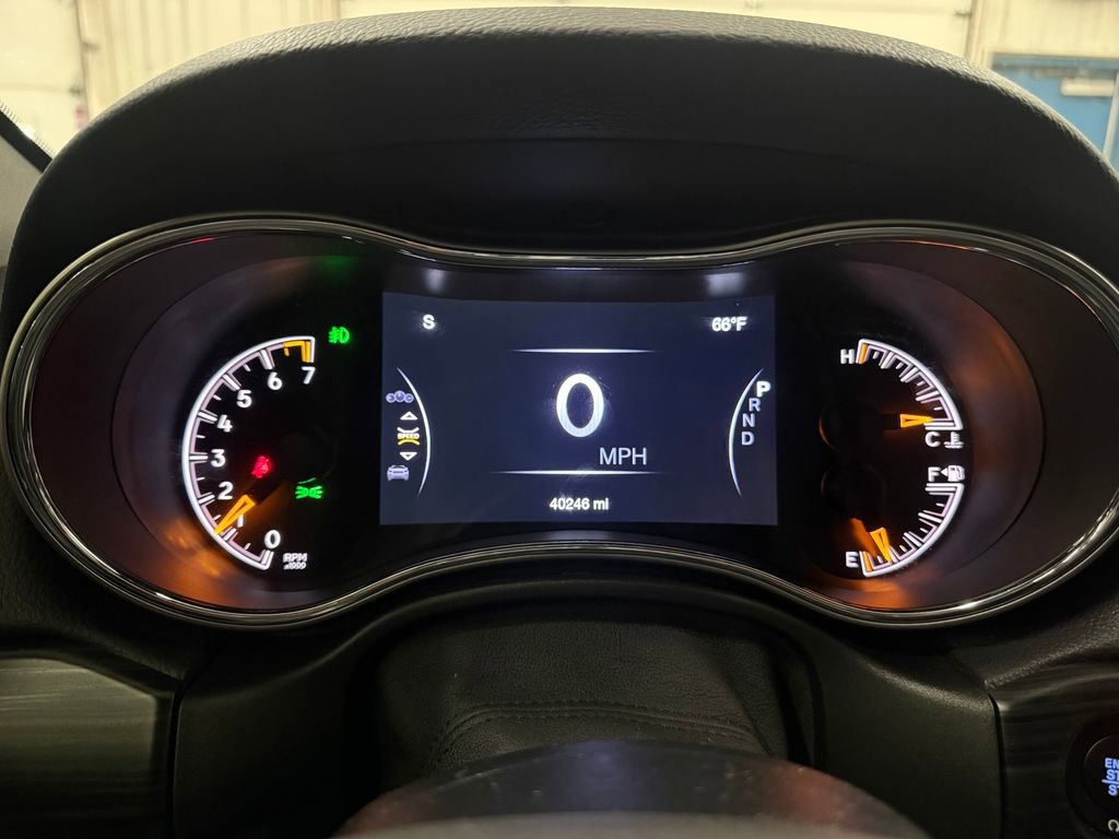 Used 2019 Jeep Grand Cherokee Altitude AWD/4WD image 17