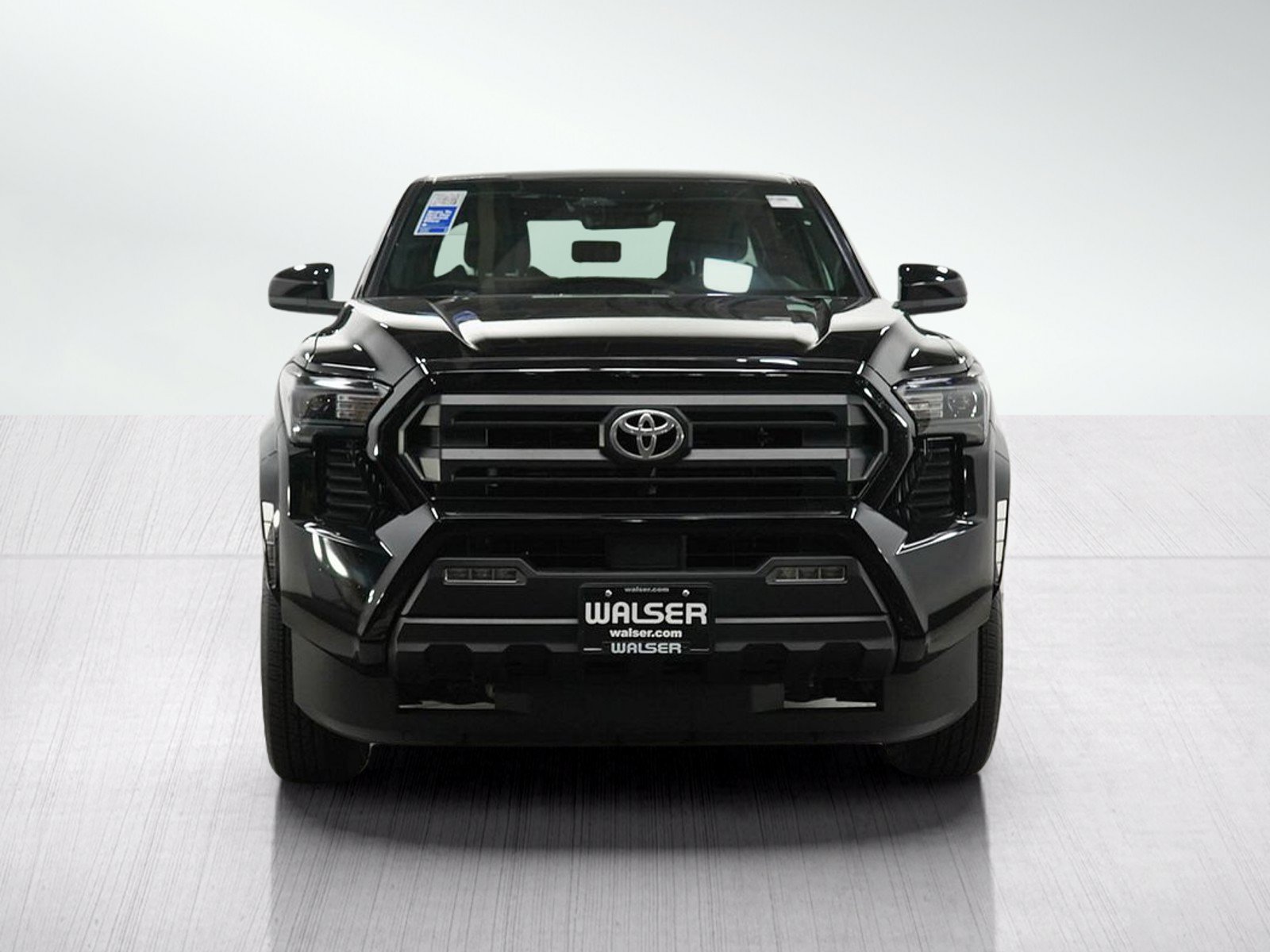 Used 2025 Toyota Tacoma SR5 AWD/4WD image 8