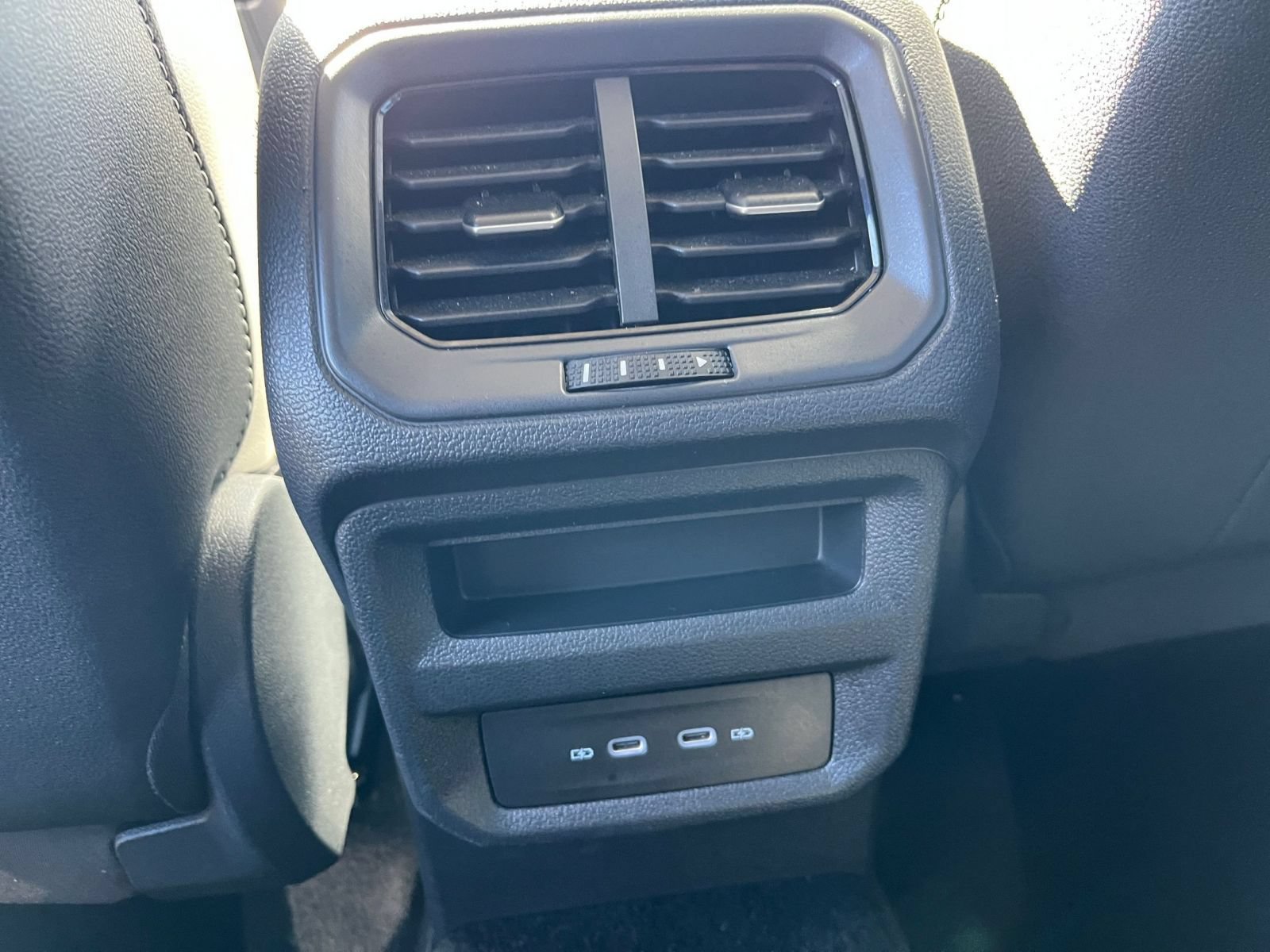 Used 2026 Volkswagen Taos SE AWD/4WD image 19